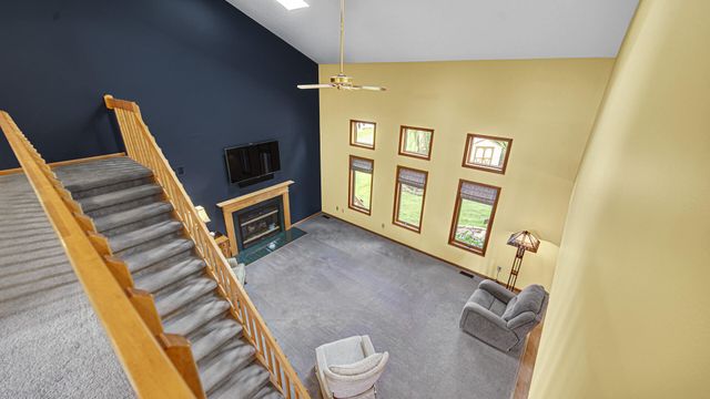 252 Bedford Circle, Valparaiso, IN 46383