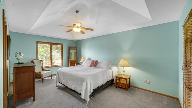 252 Bedford Circle, Valparaiso, IN 46383