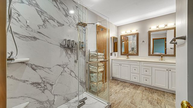252 Bedford Circle, Valparaiso, IN 46383