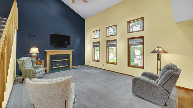 252 Bedford Circle, Valparaiso, IN 46383