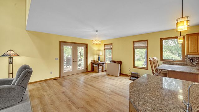 252 Bedford Circle, Valparaiso, IN 46383