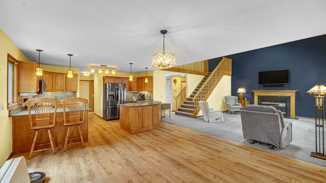 252 Bedford Circle, Valparaiso, IN 46383
