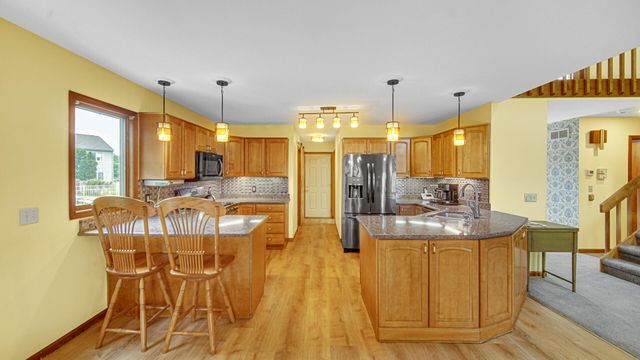252 Bedford Circle, Valparaiso, IN 46383