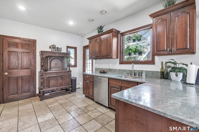 2 Winthrop Avenue, Norwalk, CT 06851