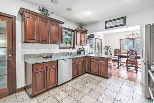 2 Winthrop Avenue, Norwalk, CT 06851