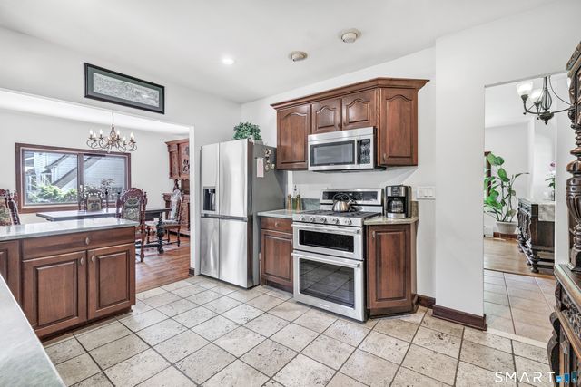 2 Winthrop Avenue, Norwalk, CT 06851