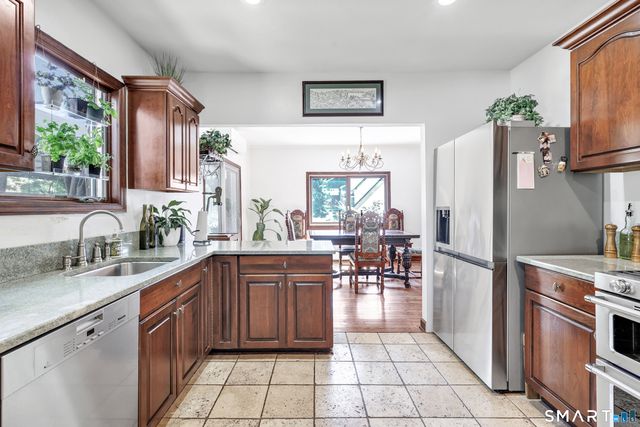 2 Winthrop Avenue, Norwalk, CT 06851