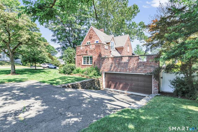 2 Winthrop Avenue, Norwalk, CT 06851