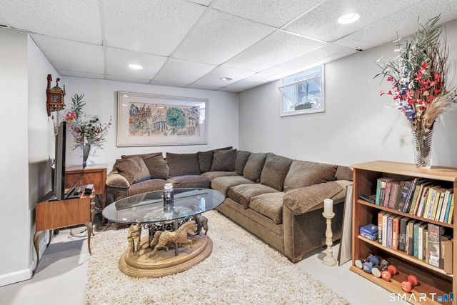 2 Winthrop Avenue, Norwalk, CT 06851