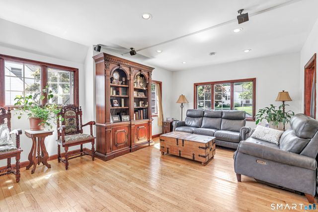 2 Winthrop Avenue, Norwalk, CT 06851