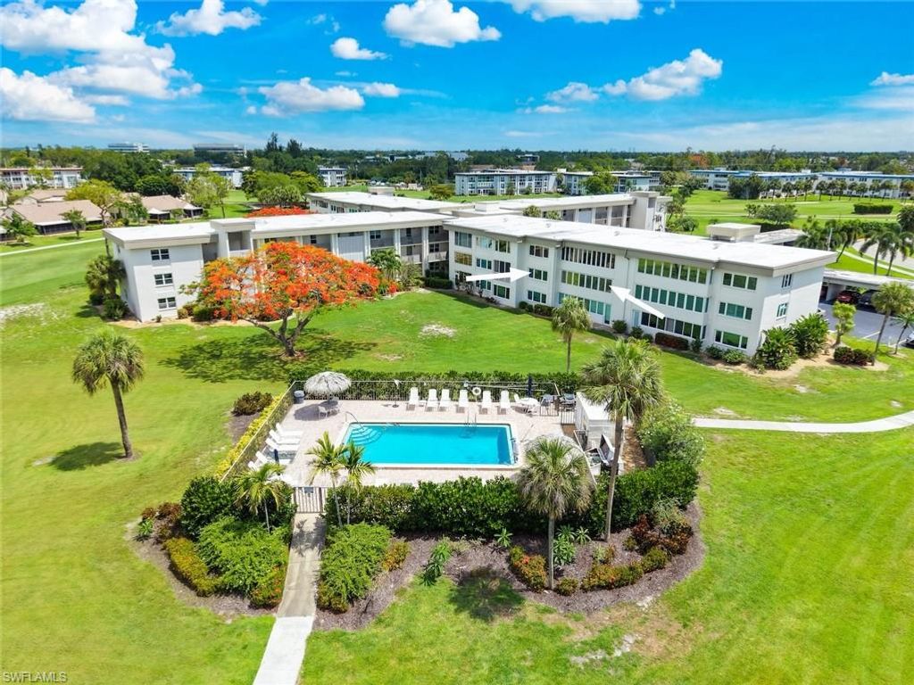 6102 Augusta DR 207, FORT MYERS, FL 33907 — exterior