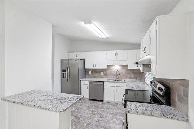 3020 Forestside Lane, Atlanta, GA 30349