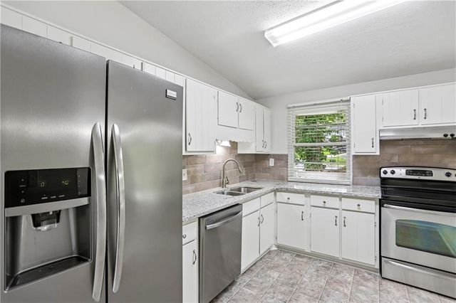 3020 Forestside Lane, Atlanta, GA 30349
