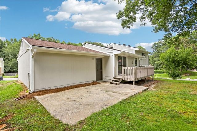 3020 Forestside Lane, Atlanta, GA 30349