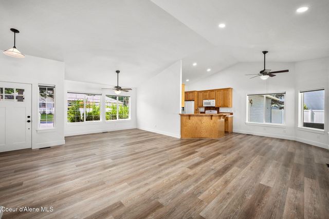 1633 Northwood Dr, Hayden Lake, ID 83835