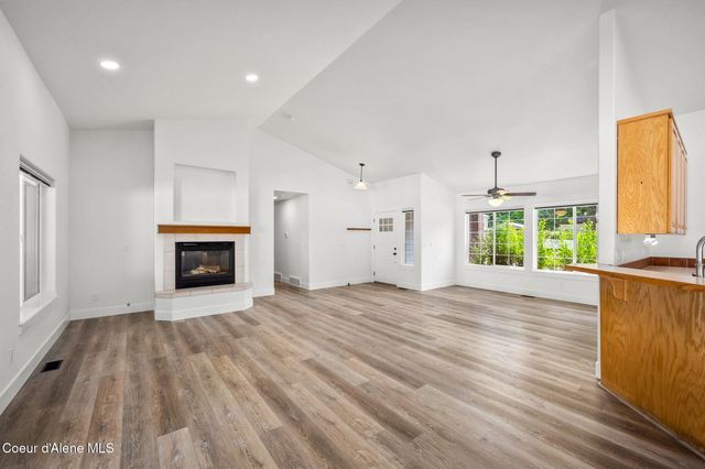 1633 Northwood Dr, Hayden Lake, ID 83835