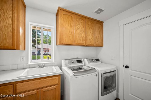 1633 Northwood Dr, Hayden Lake, ID 83835