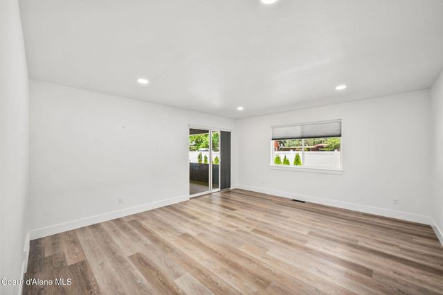 1633 Northwood Dr, Hayden Lake, ID 83835