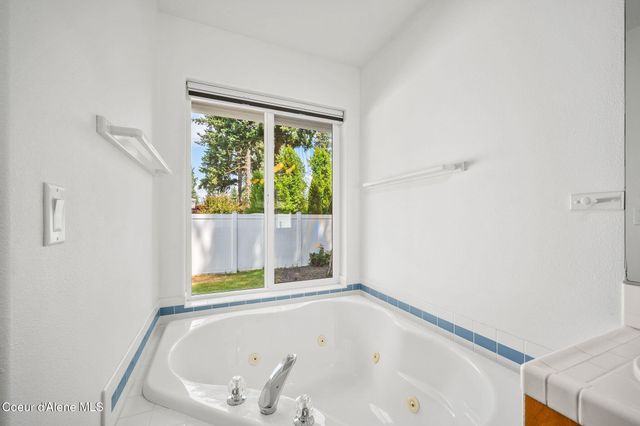 1633 Northwood Dr, Hayden Lake, ID 83835