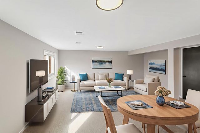 1339 Heather Road, Homewood, IL 60430