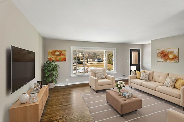 1339 Heather Road, Homewood, IL 60430