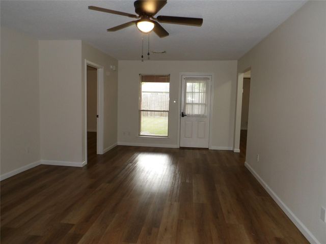 5917 Red River Drive, Dickinson, TX 77539