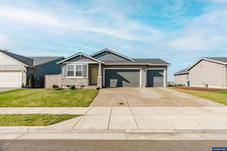 210 Walnut St, Mt Angel, OR 97362