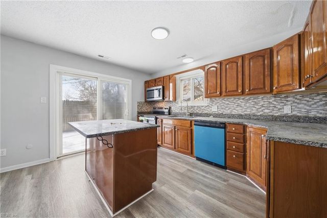 1300 Riverside DR, Virginia Beach, VA 23453