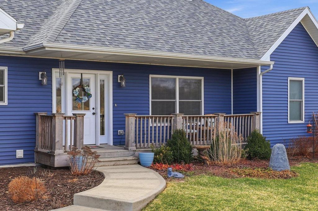 N7037 Hillside Court, Delavan, WI 53115