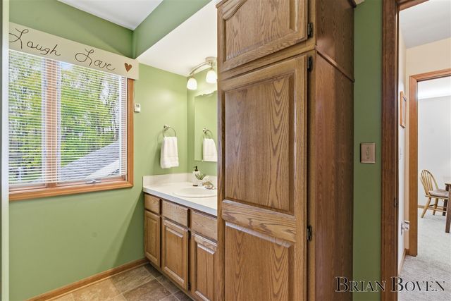 7550 Hessler Drive, Rockford, MI 49341