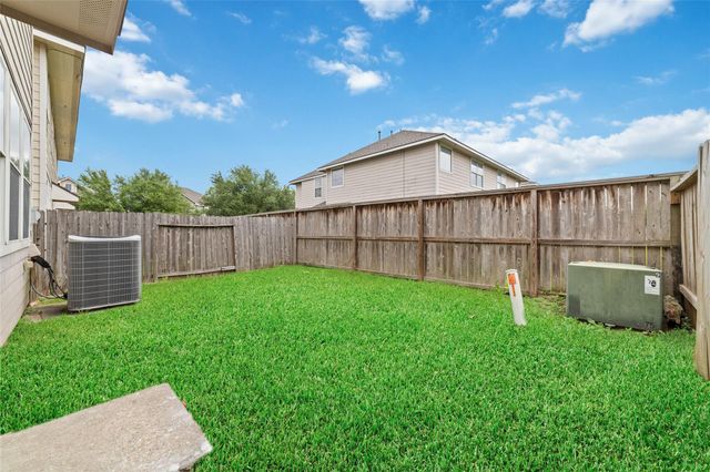 8734 Rainglen Lane, Houston, TX 77044