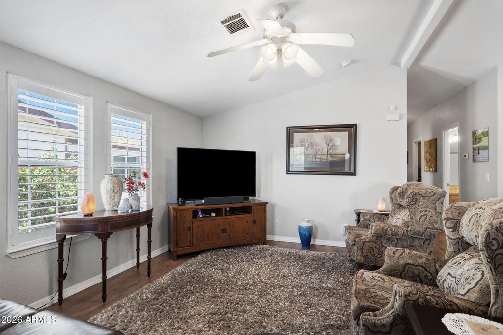 Image 4 of property listing at 8840 E SUNLAND Avenue 52, Mesa, AZ 85208