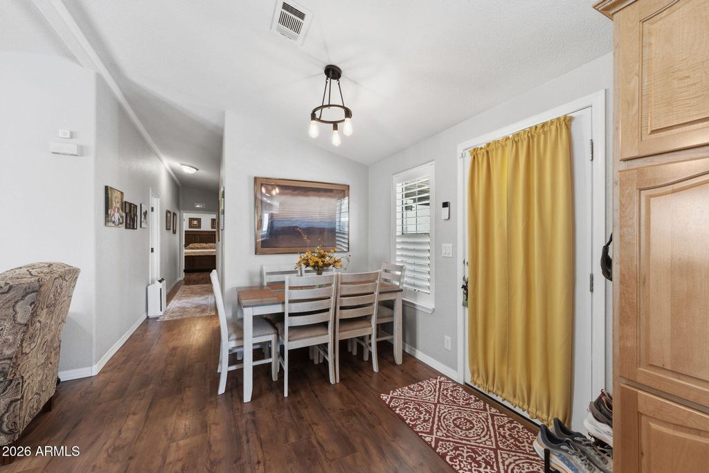 Image 5 of property listing at 8840 E SUNLAND Avenue 52, Mesa, AZ 85208