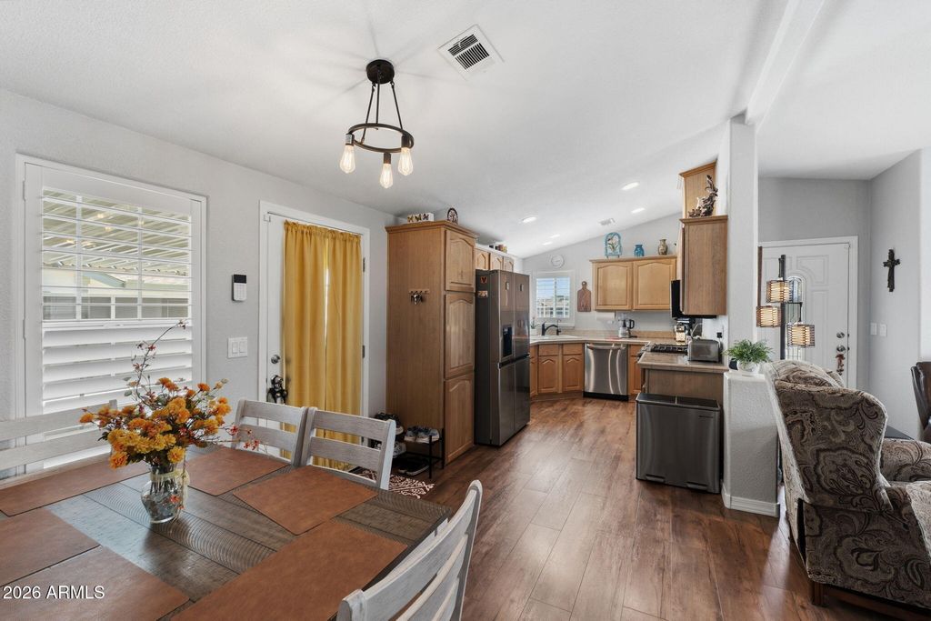 Image 6 of property listing at 8840 E SUNLAND Avenue 52, Mesa, AZ 85208