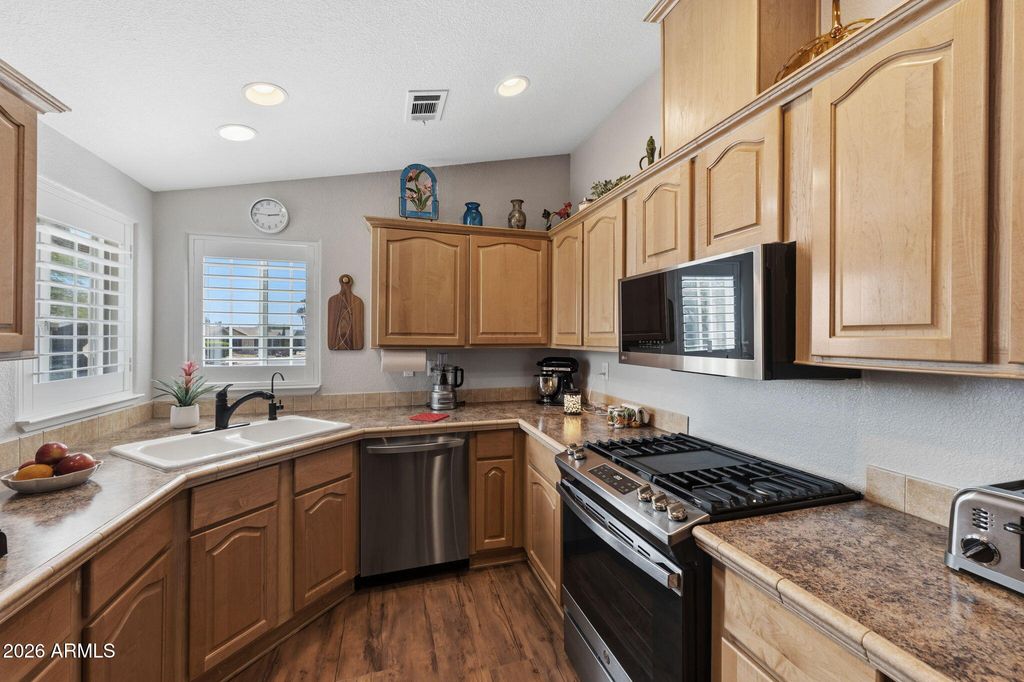 Image 8 of property listing at 8840 E SUNLAND Avenue 52, Mesa, AZ 85208