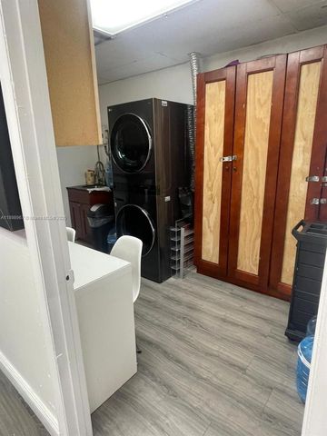 627 S State Road 7, Hollywood, FL 33023