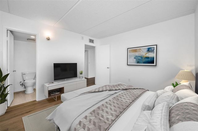 320 N BAYSHORE BOULEVARD 107, Clearwater, FL 33759