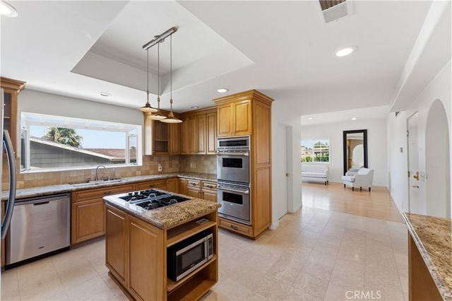 23665 Summit, Calabasas, CA 91302