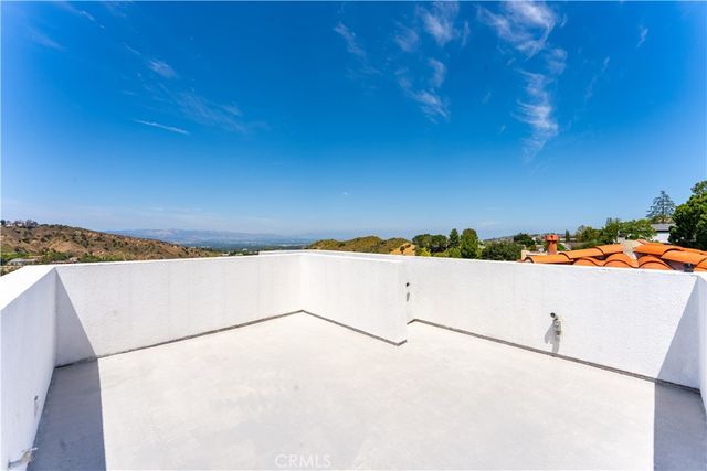 23665 Summit, Calabasas, CA 91302