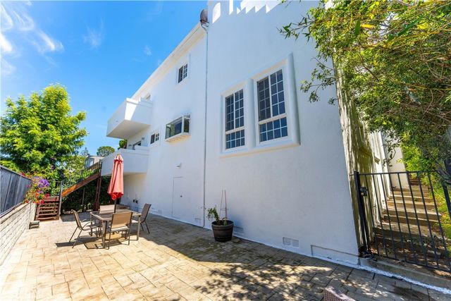 23665 Summit, Calabasas, CA 91302