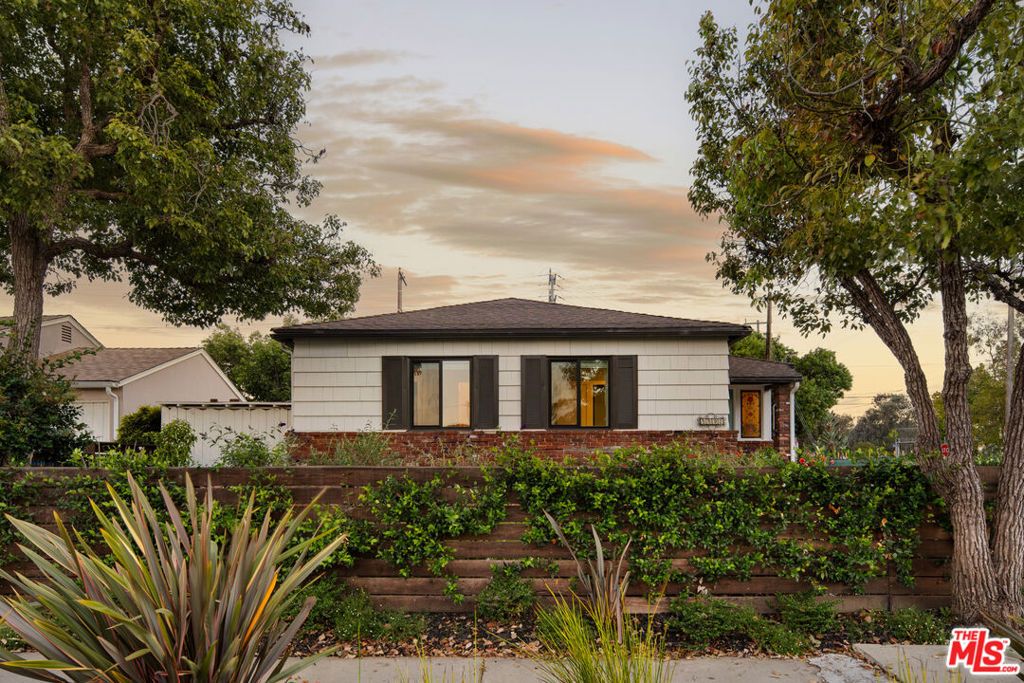 5592 W 82nd Street, Los Angeles, CA 90045 — exterior