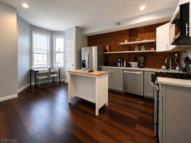 272 N 7Th St, Newark City, NJ 07107