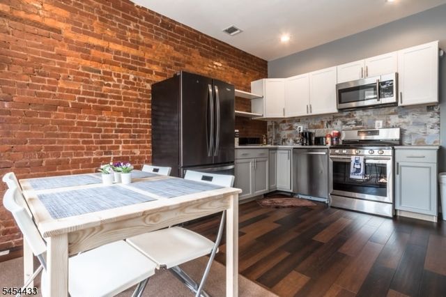 272 N 7Th St, Newark City, NJ 07107