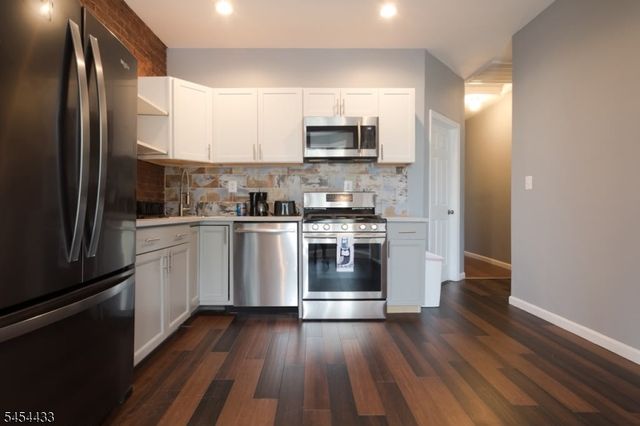 272 N 7Th St, Newark City, NJ 07107