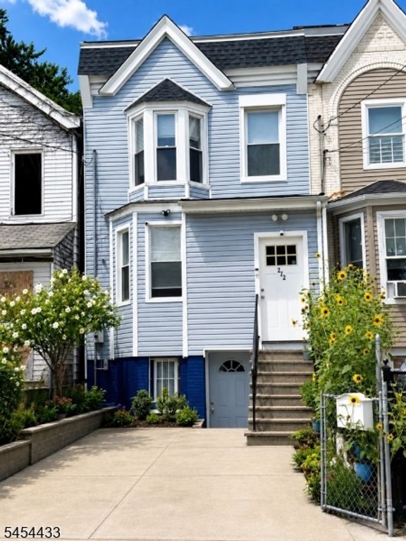 272 N 7Th St, Newark City, NJ 07107