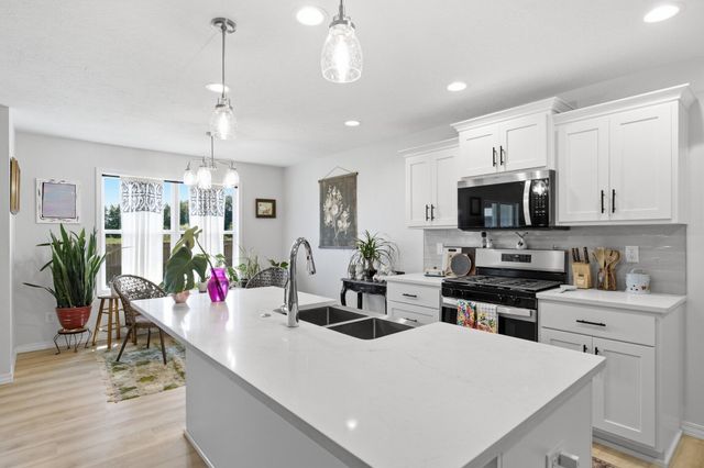 3014 E Heritage Street, Republic, MO 65738