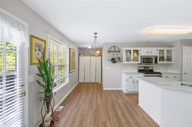 717 Ridgewood Way, Canton, GA 30114