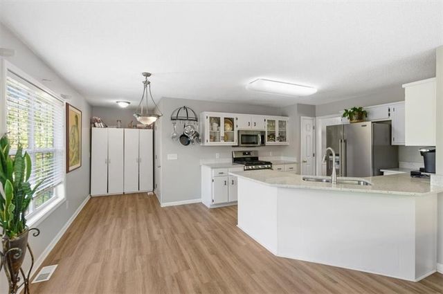 717 Ridgewood Way, Canton, GA 30114