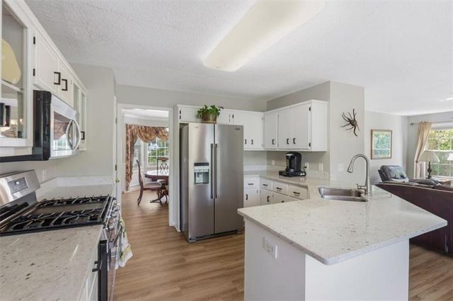 717 Ridgewood Way, Canton, GA 30114