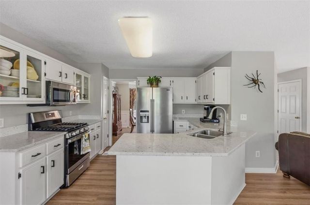 717 Ridgewood Way, Canton, GA 30114